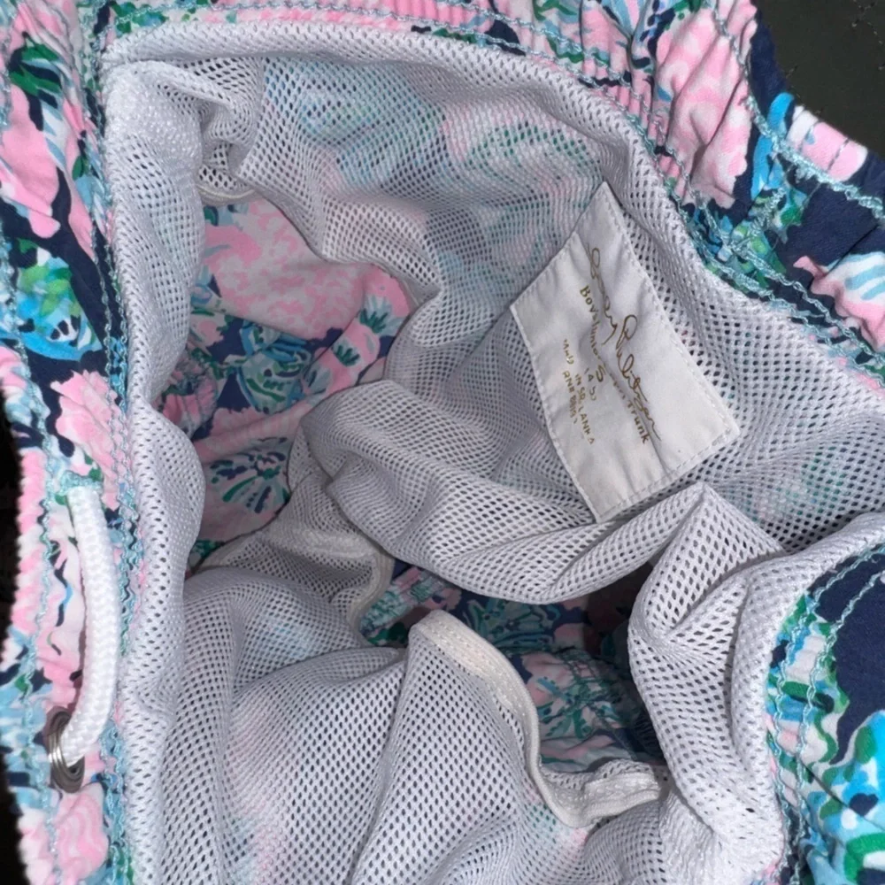 Lilly Pulitzer Boys' kids swim Trunk in Pink and Blue size 4-5. VGUC